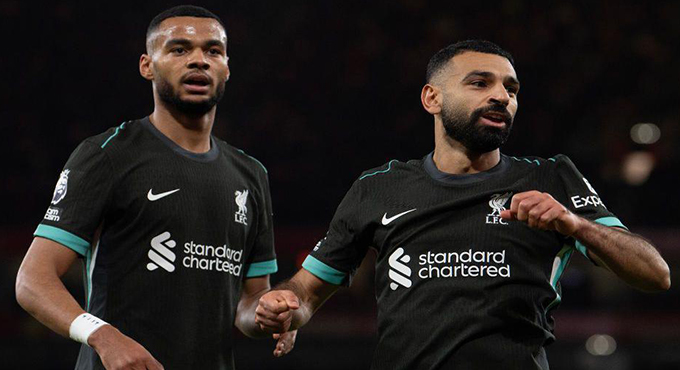 BEŞİKTAŞ VE FENERBAHÇE LİVERPOOL'UN YILDIZ FUTBOLCUSU İÇİN KAPIŞIYOR!