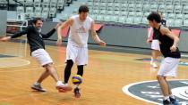 Basketbol Takımı Futbol Maçı Yaptı