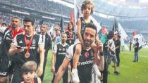 Beşiktaş'a Gökhan Gönül Müjdesi!