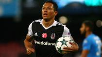 Adriano’ya Yeni Kontrat!